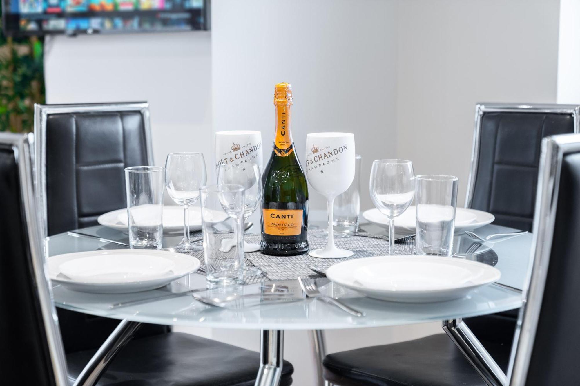 City Centre Apartment - 2 Bedroom - Secure Parking - Top Rated - 201M Бирмингем Экстерьер фото