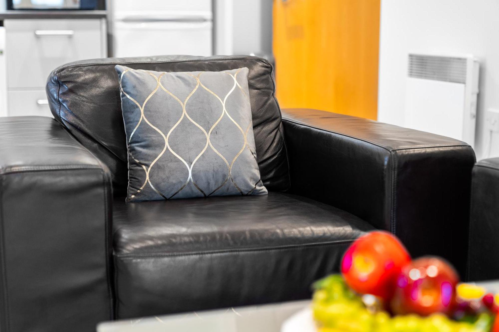 City Centre Apartment - 2 Bedroom - Secure Parking - Top Rated - 201M Бирмингем Экстерьер фото